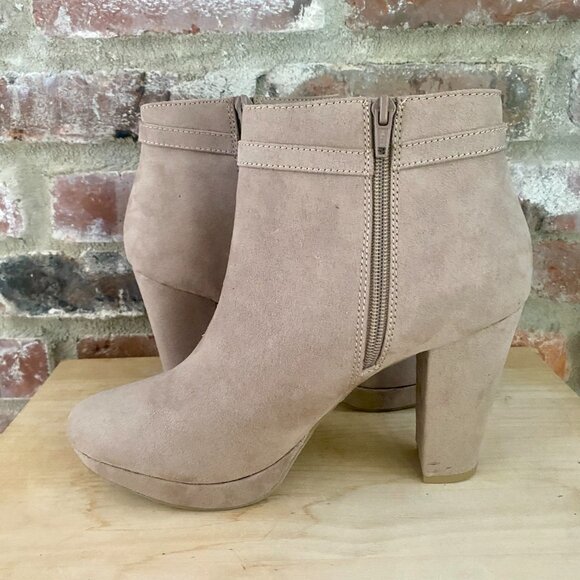Lauren Conrad Women's Ankle Boots, Taupe, Suede Look, Size 10M. NEW! - Picture 7 of 10